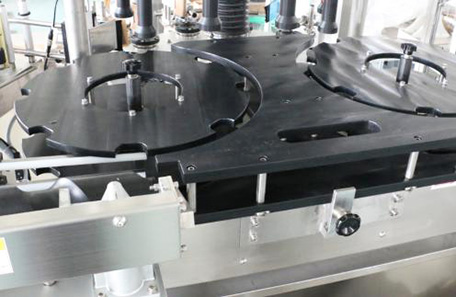 全自動回轉式數控不干膠貼標機-XTHZ-600S型