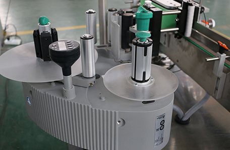 立式醬瓶貼標(biāo)機