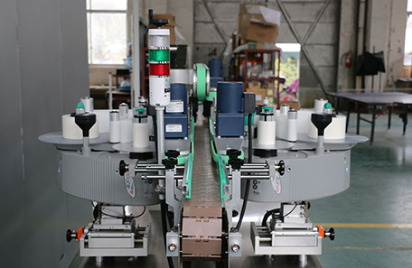 洗發水雙面貼標機