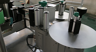 礦泉水貼標機是什么？